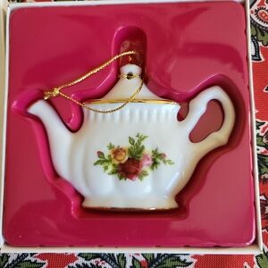 ROYAL Albert Teapot Ornament